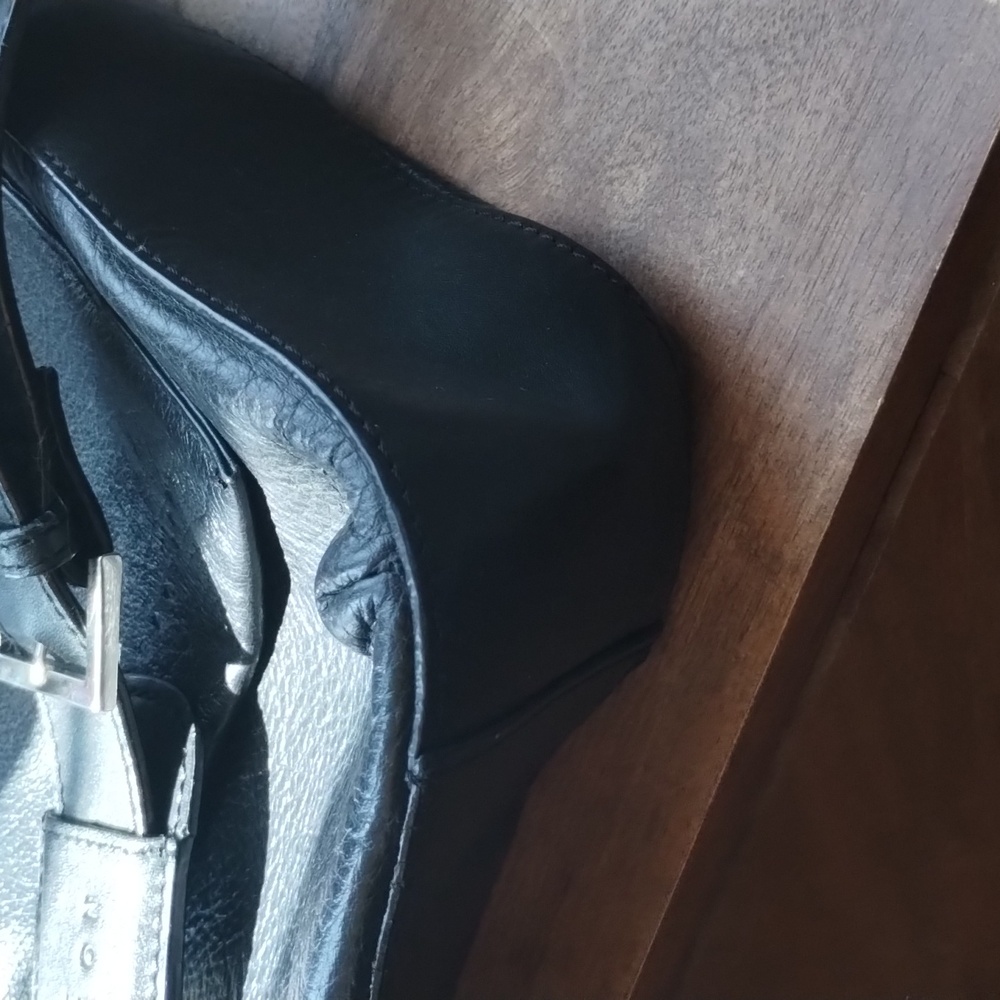 Kenneth Cole Reaction Laptop Messenger Bag - Picture 5 of 16